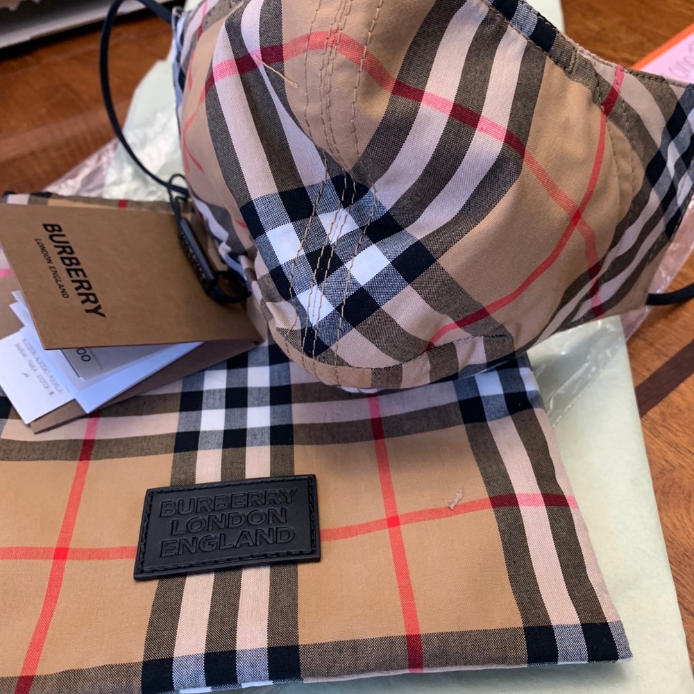 BURBERRY face mask Opened only to take pic